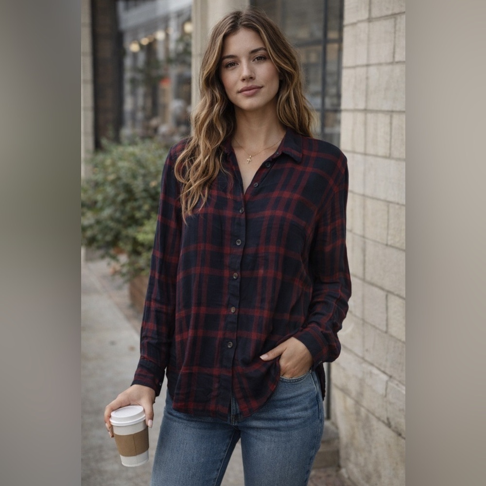 Rails Hunter Black Cherry Plaid Button Down Shirt Women’s M 100% Rayon
